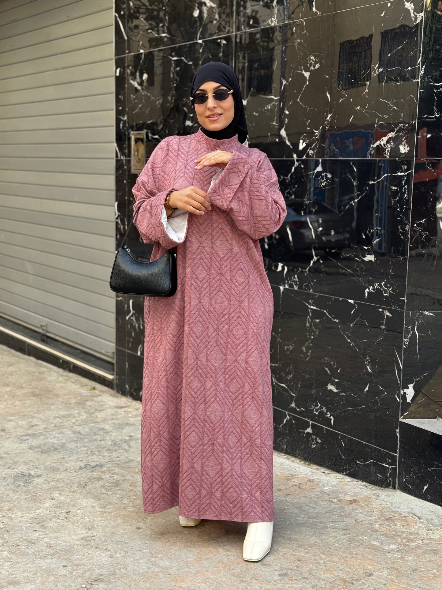 كسوة شتوية عصرية بنقشة هندسية – Boutique Massan